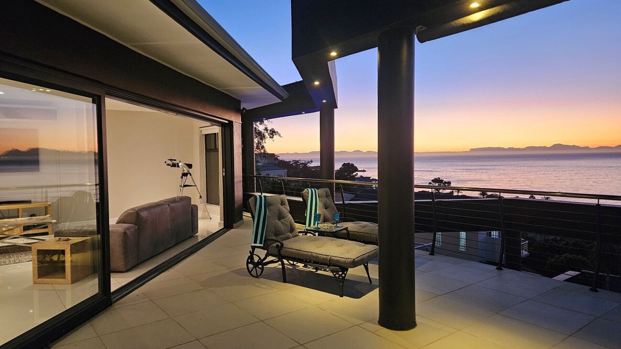 Photo of Patio Balcony in Mountainside