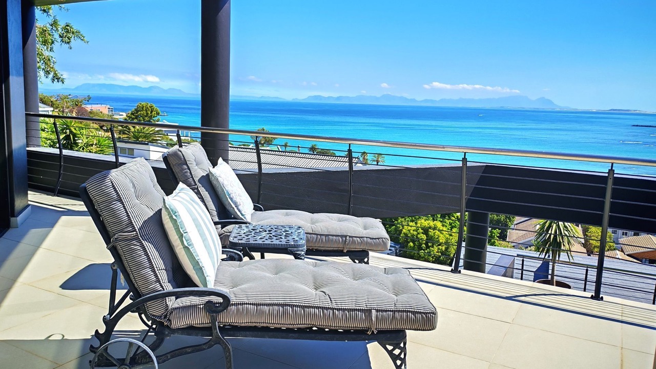 Photo of Patio Balcony in Mountainside