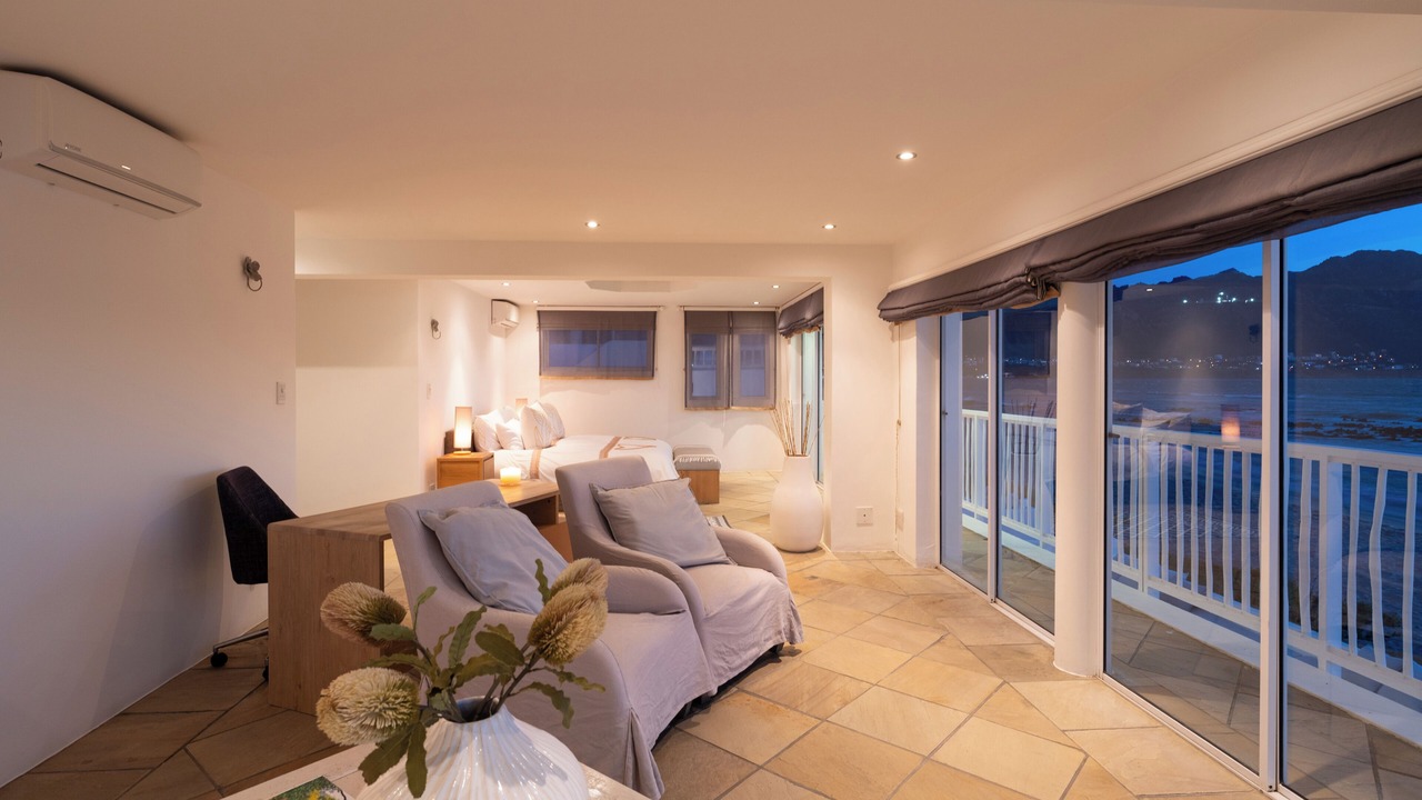 Photo of Livingroom in Gordons Bay Central