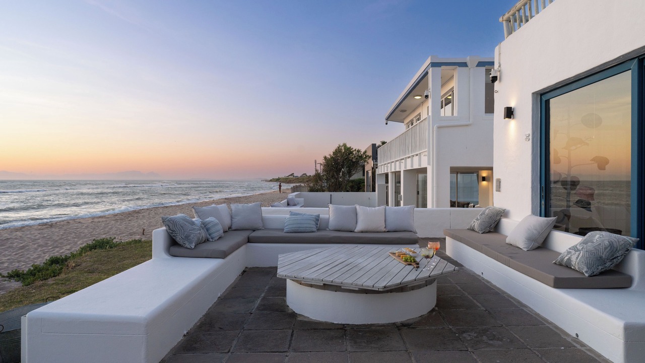 Photo of Patio Balcony in Gordons Bay Central