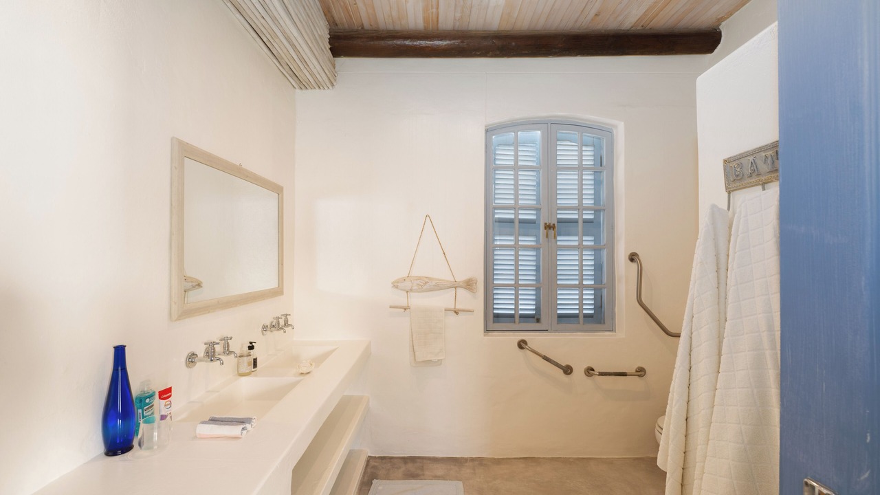 Photo of Bathroom in Gordons Bay Central