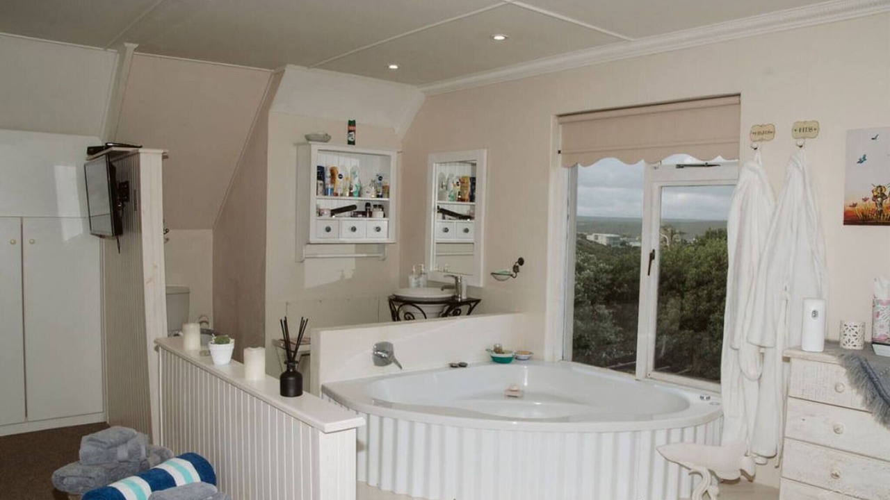 Photo of Bathroom in Still Bay