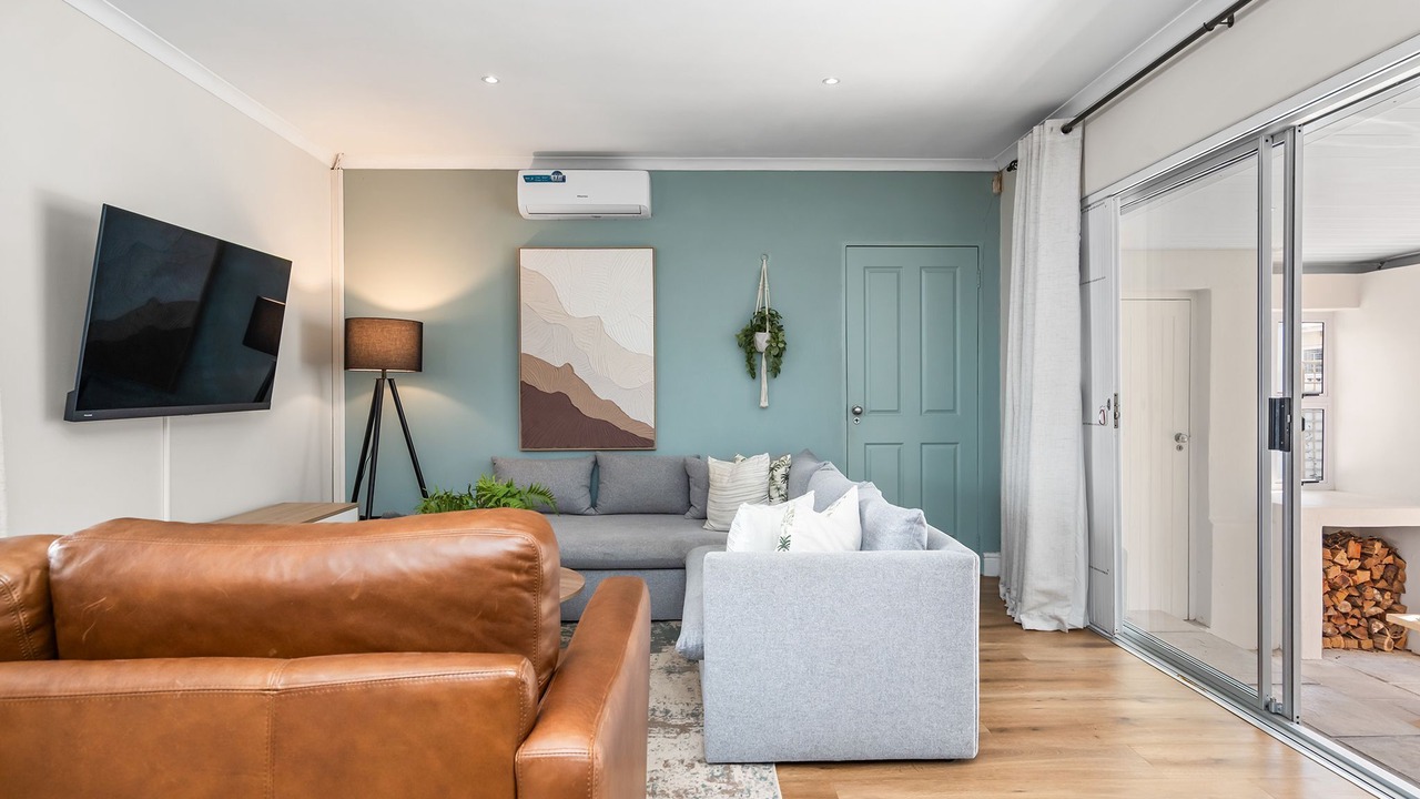 Photo of Livingroom in Rondebosch
