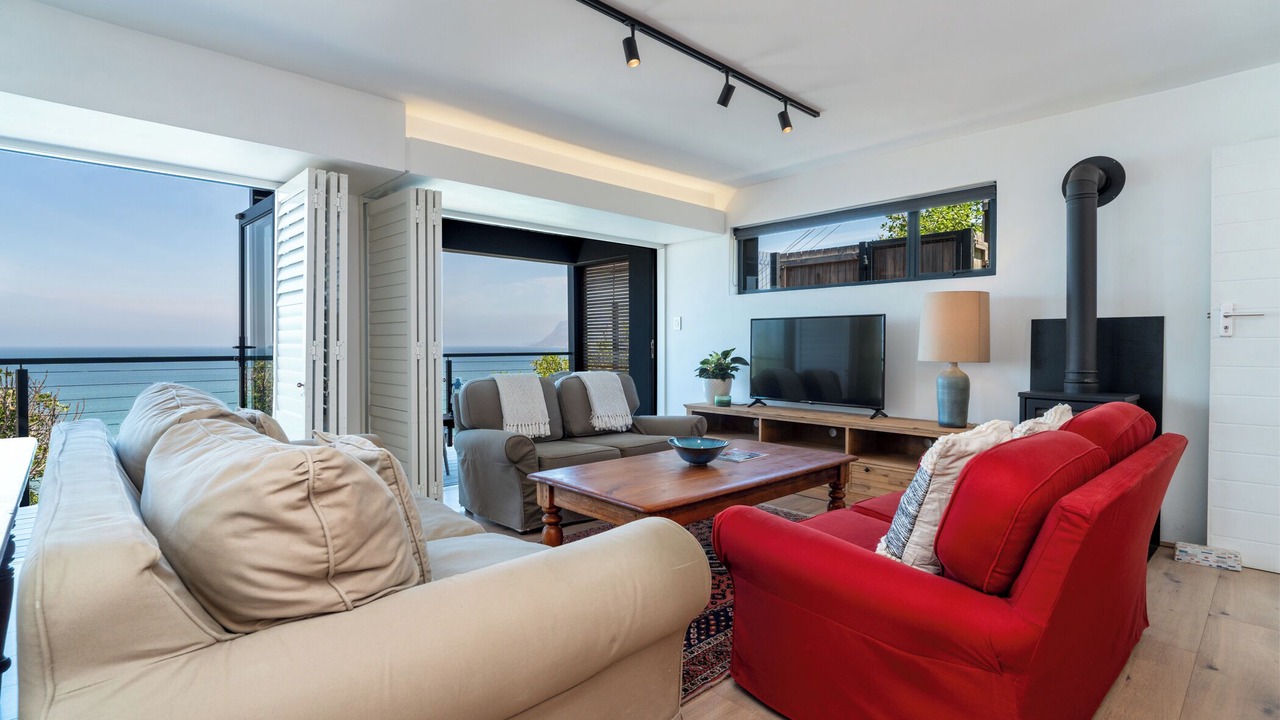 Photo of Livingroom in Muizenberg