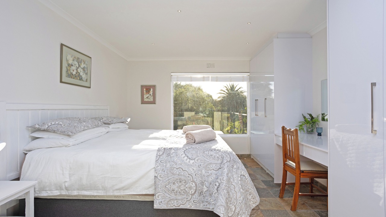 Photo of Bedroom in Noordhoek
