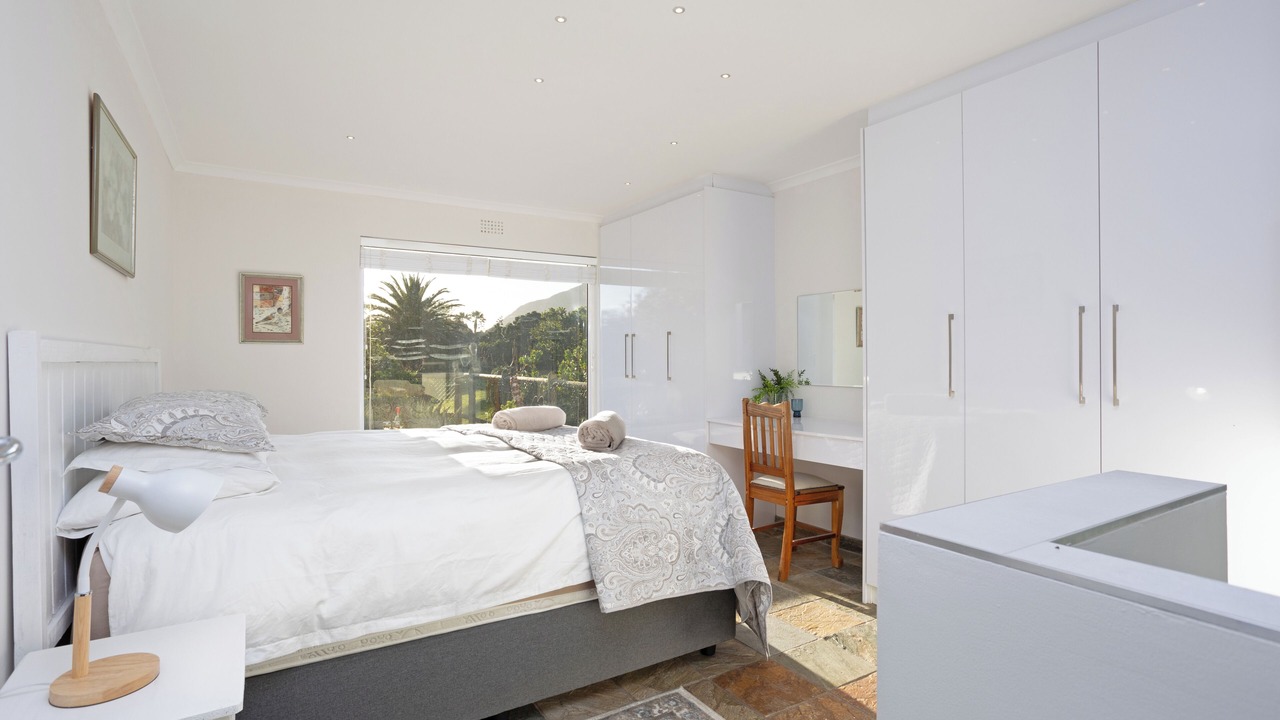 Photo of Bedroom in Noordhoek
