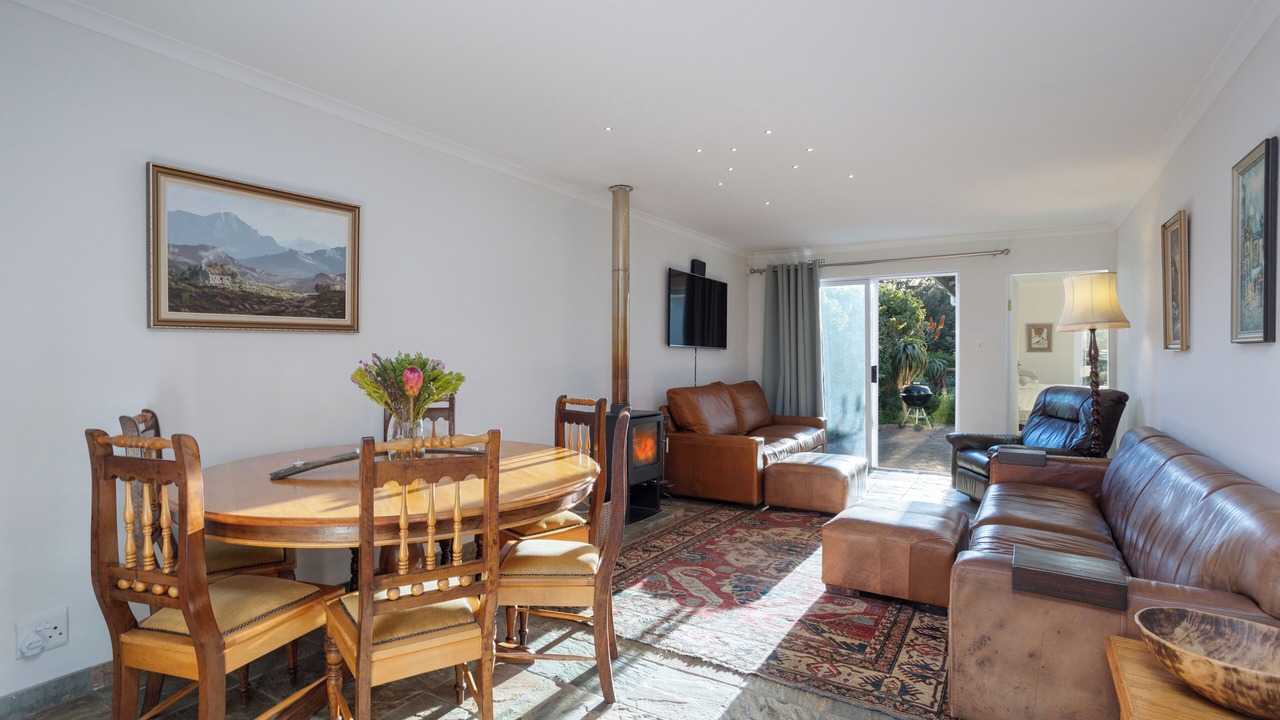 Photo of Livingroom in Noordhoek