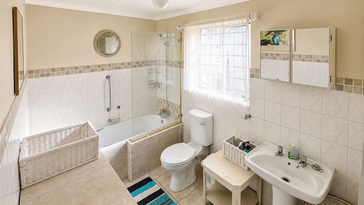 Photo of Bathroom in Jeffreys Bay