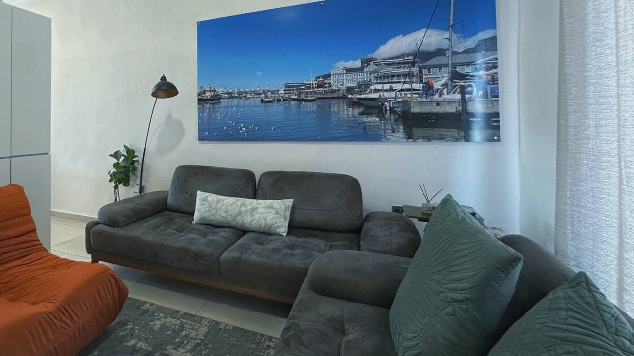 Photo of Livingroom in Greater Johannesburg Metropolitan Area