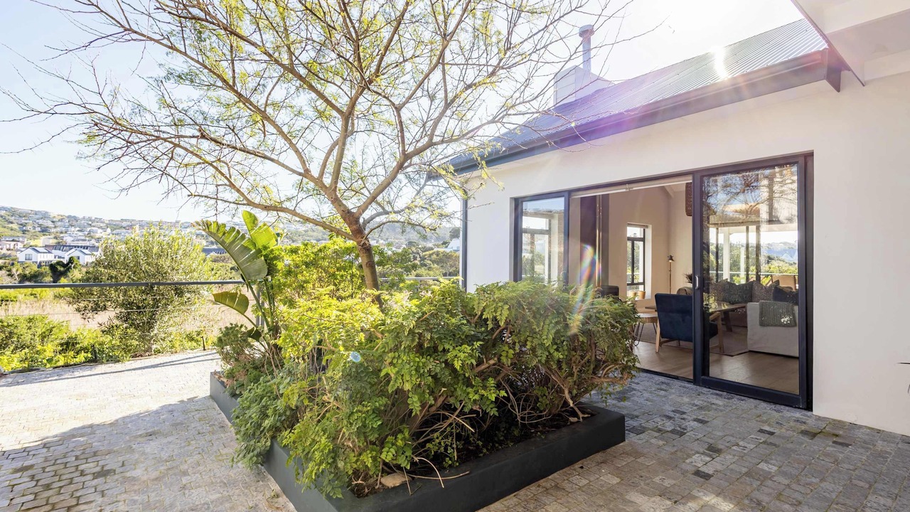 Photo of Patio Balcony in Robberg Beach