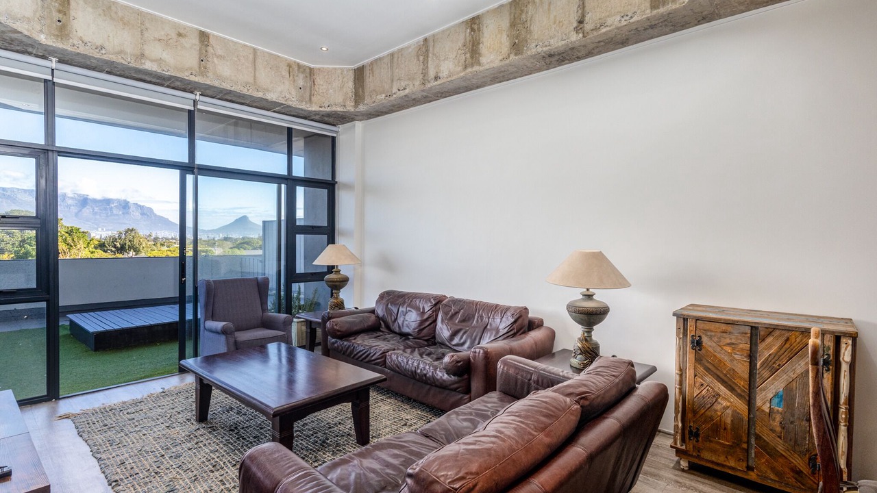 Photo of Livingroom in Milnerton