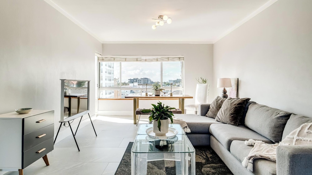 Photo of Livingroom in Three Anchor Bay