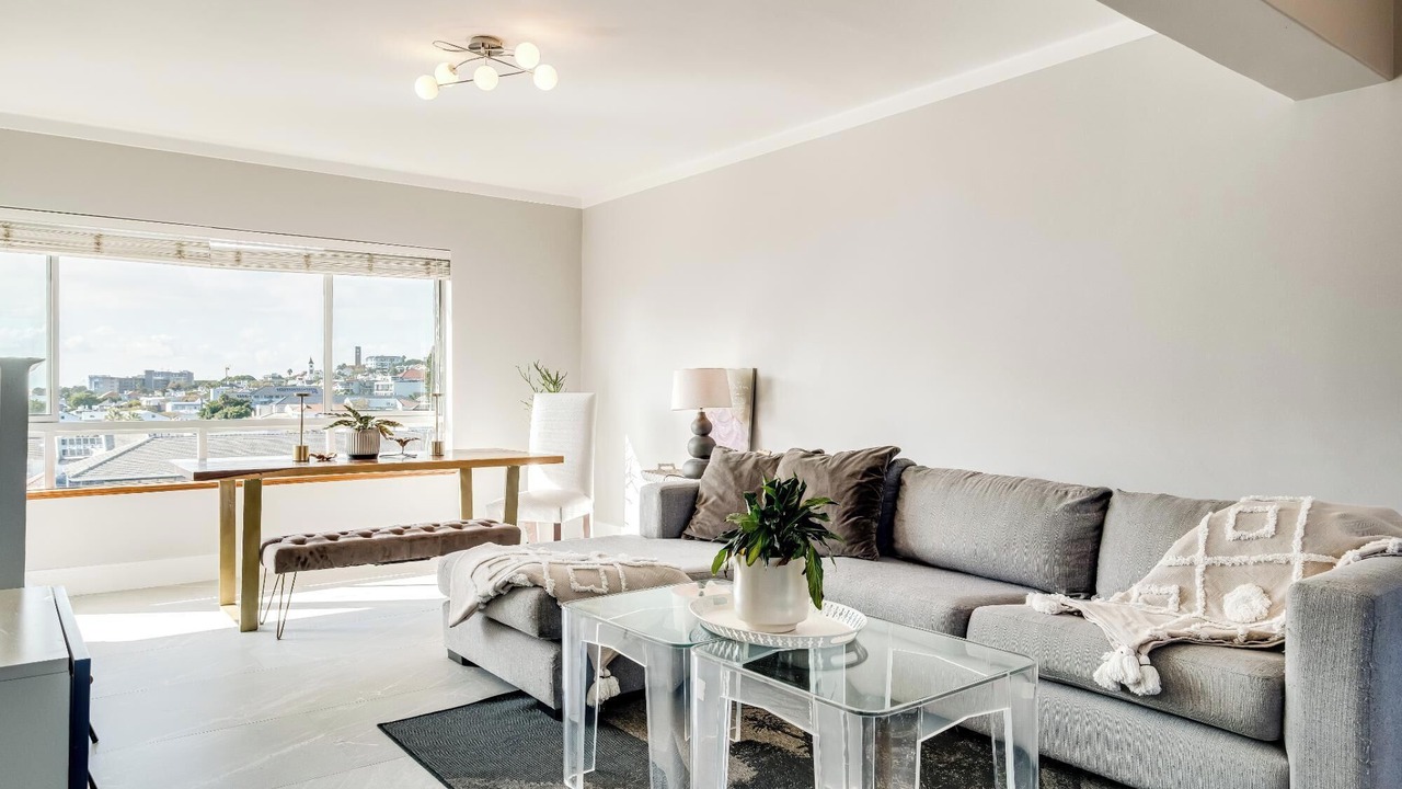 Photo of Livingroom in Three Anchor Bay
