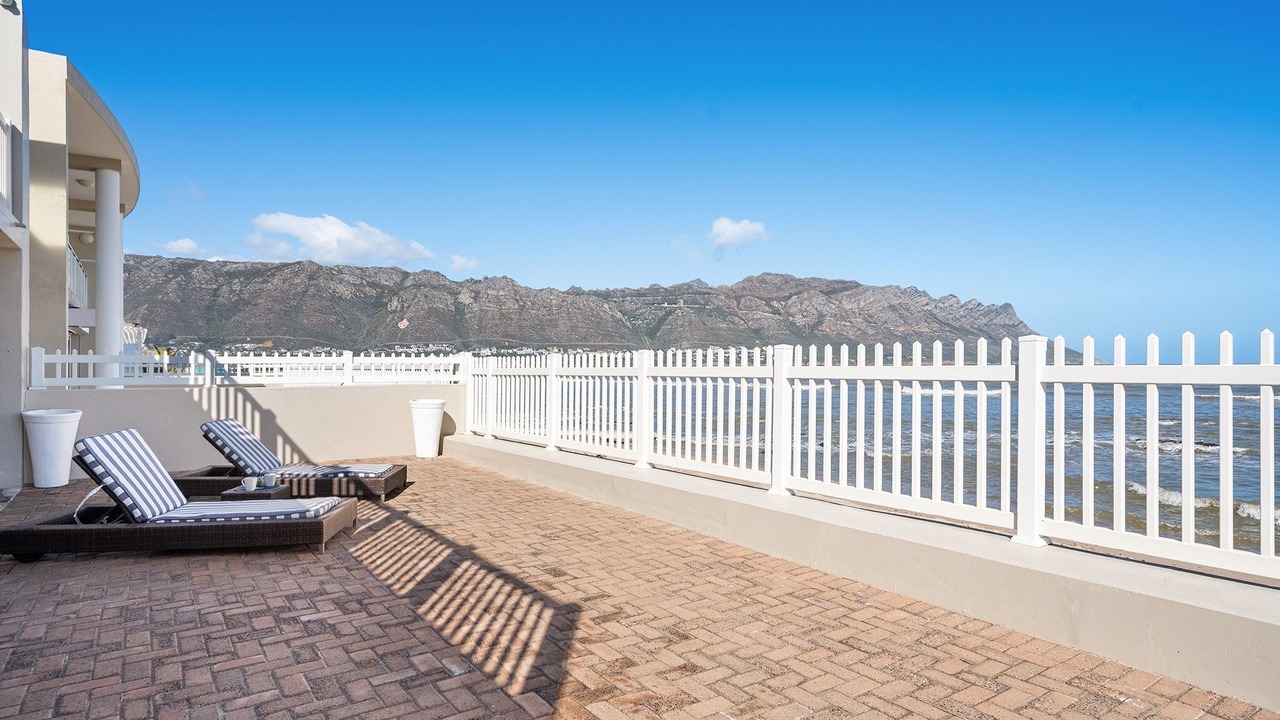 Photo of Patio Balcony in Gordons Bay Central