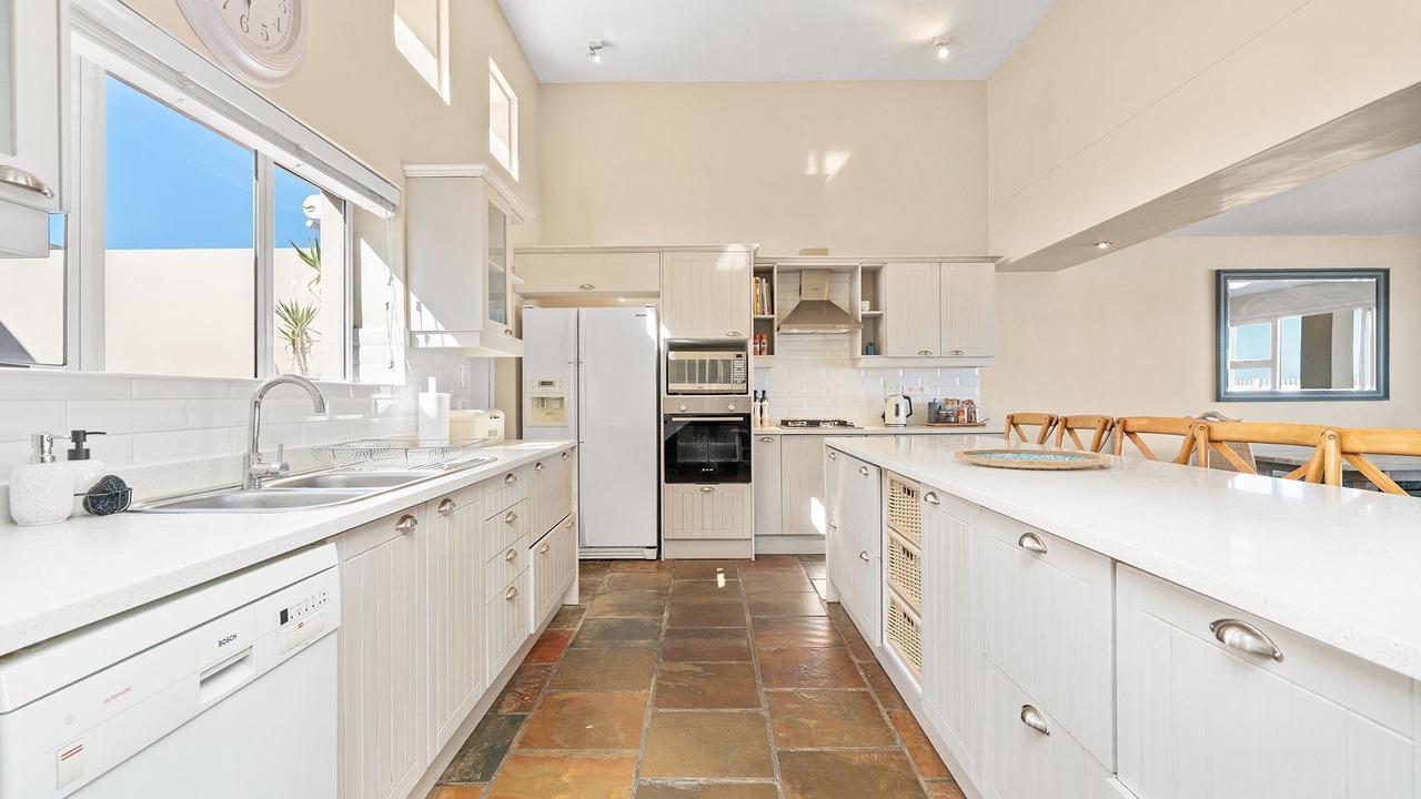 Photo of Kitchen in Gordons Bay Central