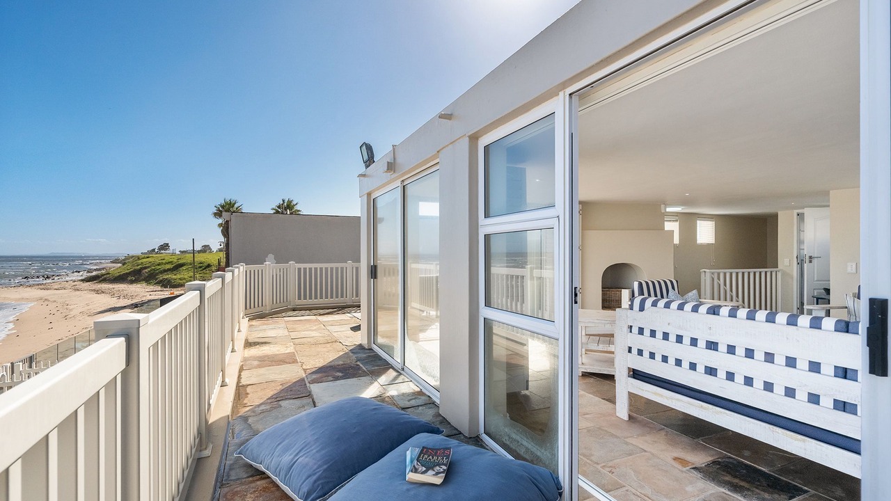 Photo of Patio Balcony in Gordons Bay Central