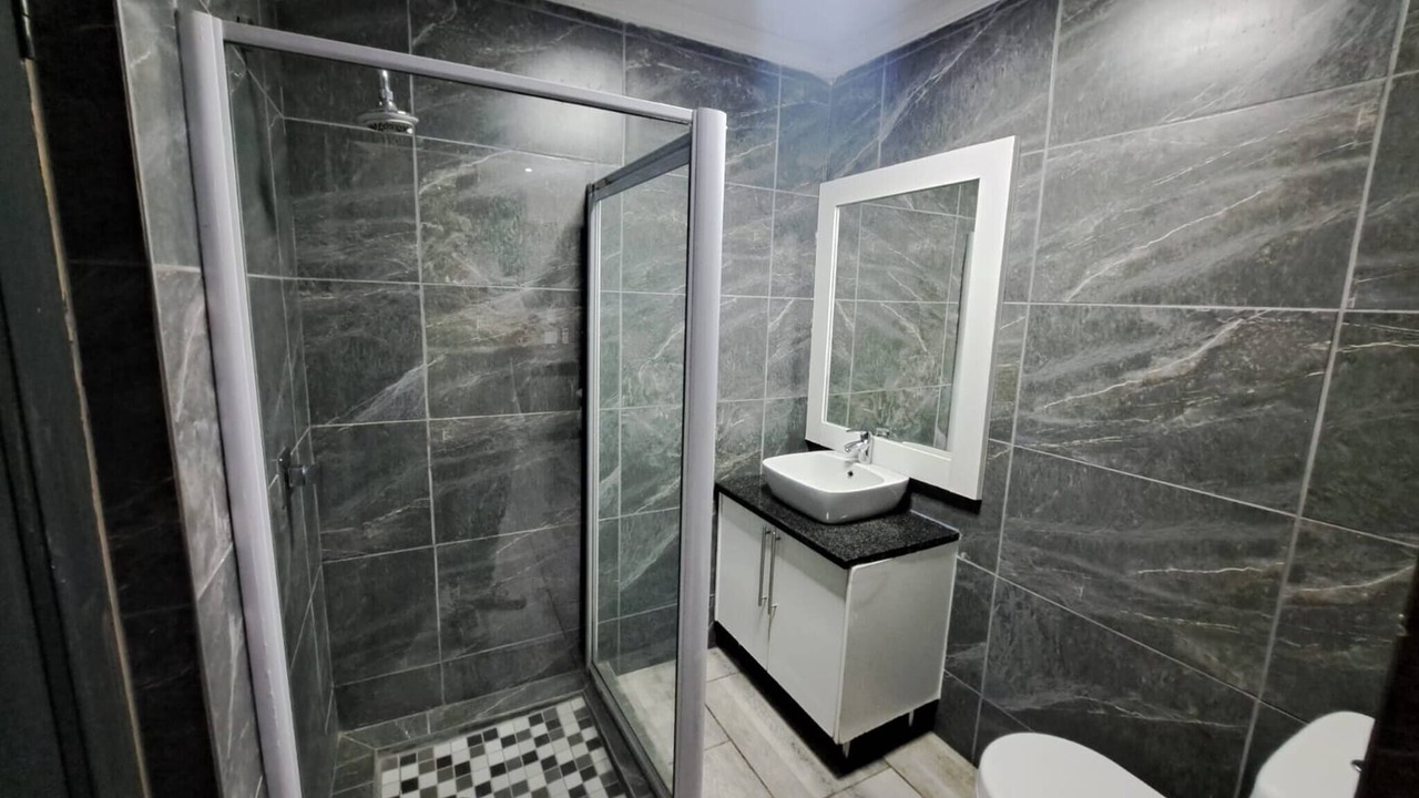 Photo of Bathroom in Muckleneuk