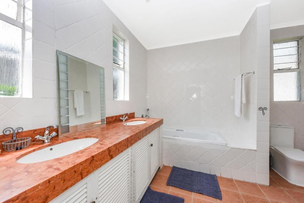 Photo of Bathroom in Gallo Manor