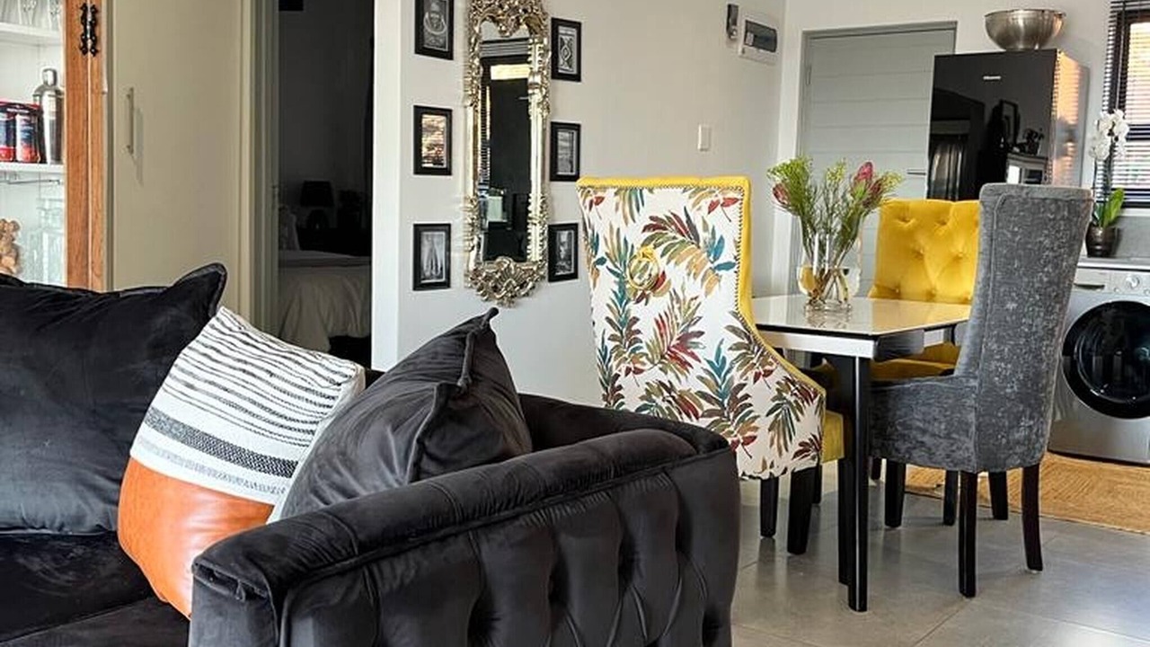 Photo of Livingroom in Hilton