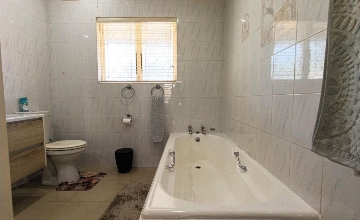 Photo of Bathroom in Umhlanga