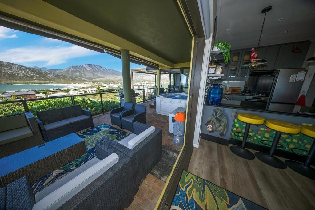 Photo of Outdoor in Pringle Bay