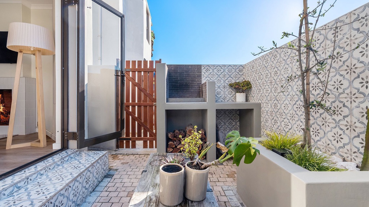 Photo of Patio Balcony in West Beach