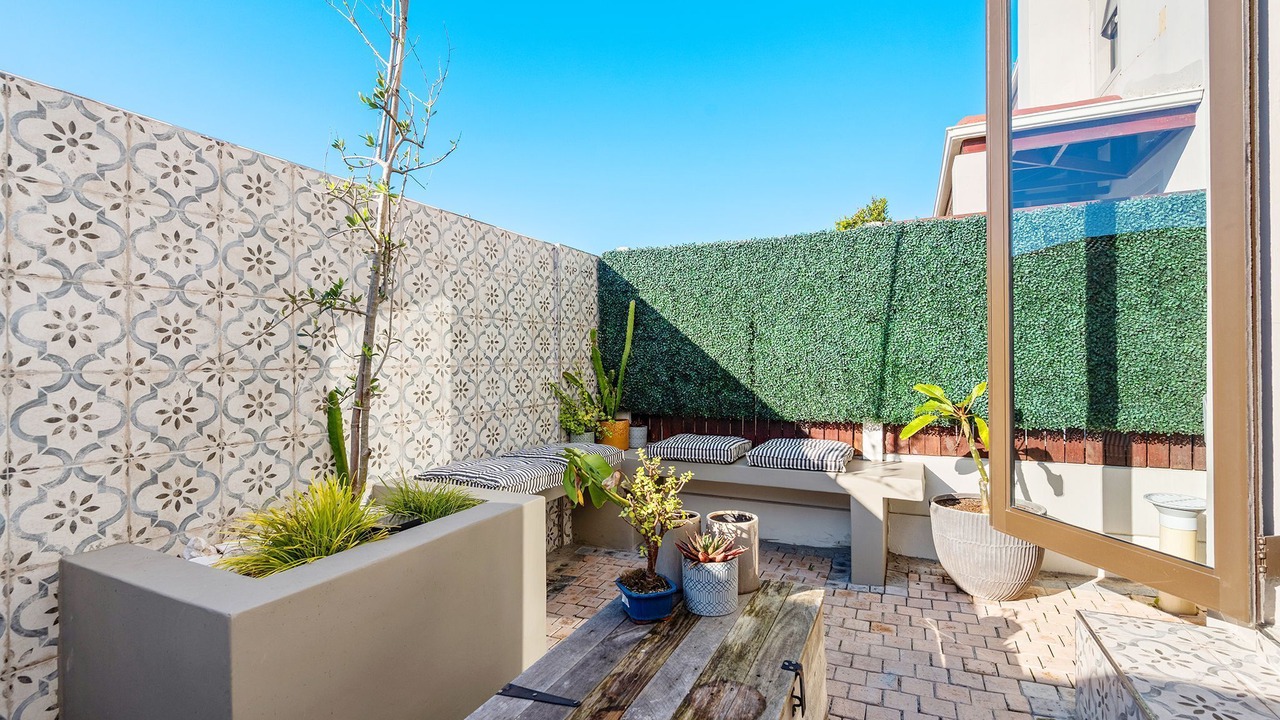 Photo of Patio Balcony in West Beach