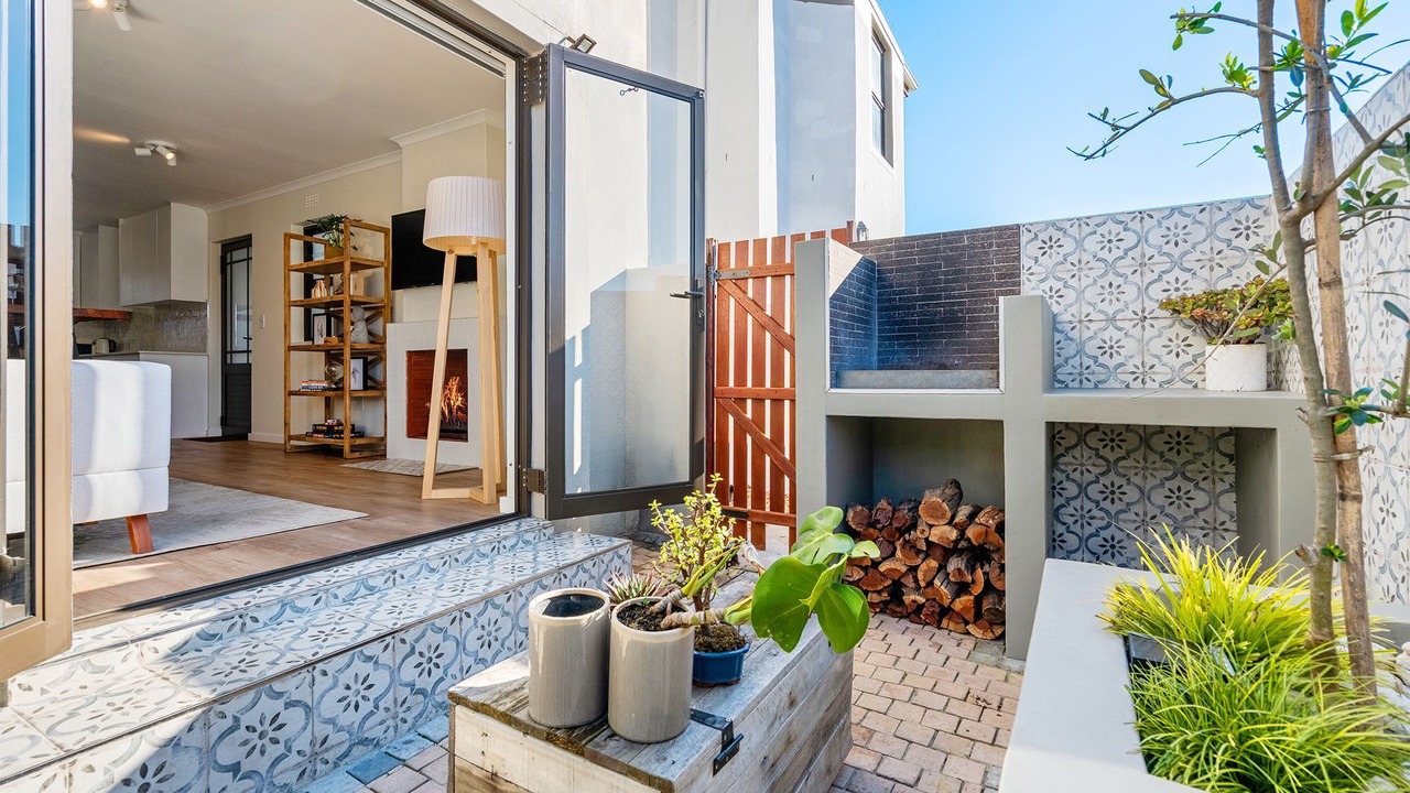 Photo of Patio Balcony in West Beach