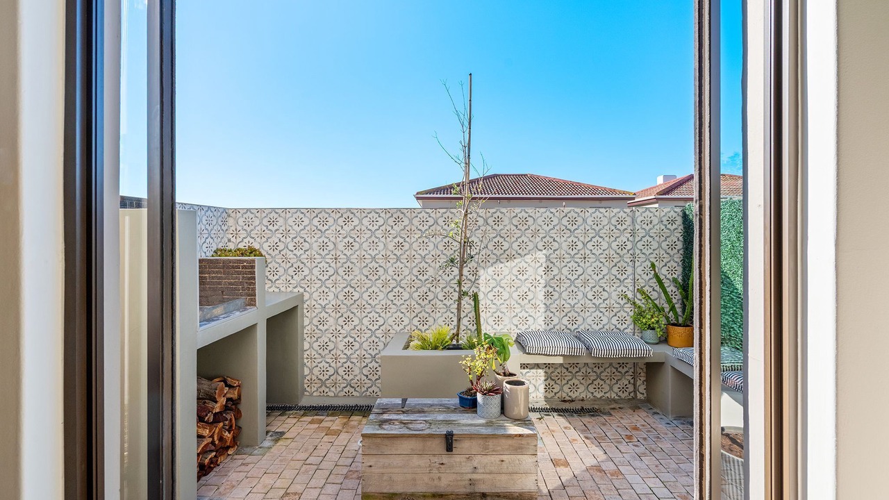 Photo of Patio Balcony in West Beach