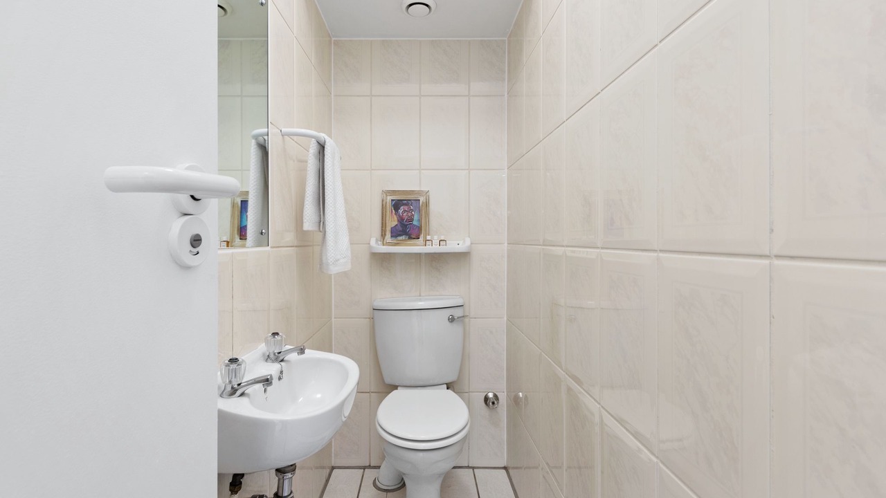 Photo of Bathroom in Strand