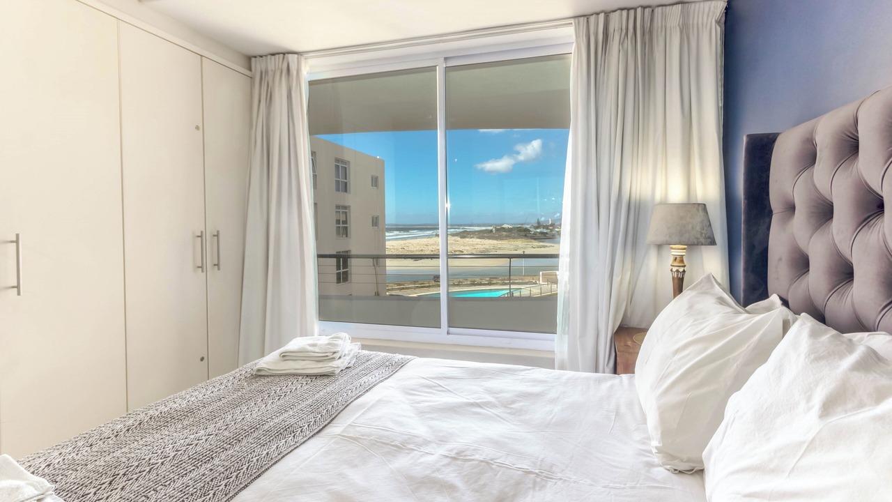 Photo of Bedroom in Lagoon Beach