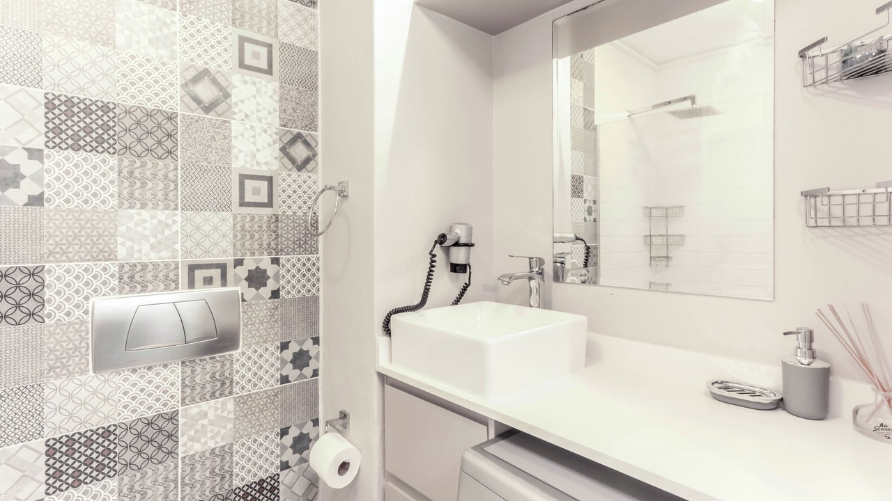 Photo of Bathroom in Lagoon Beach
