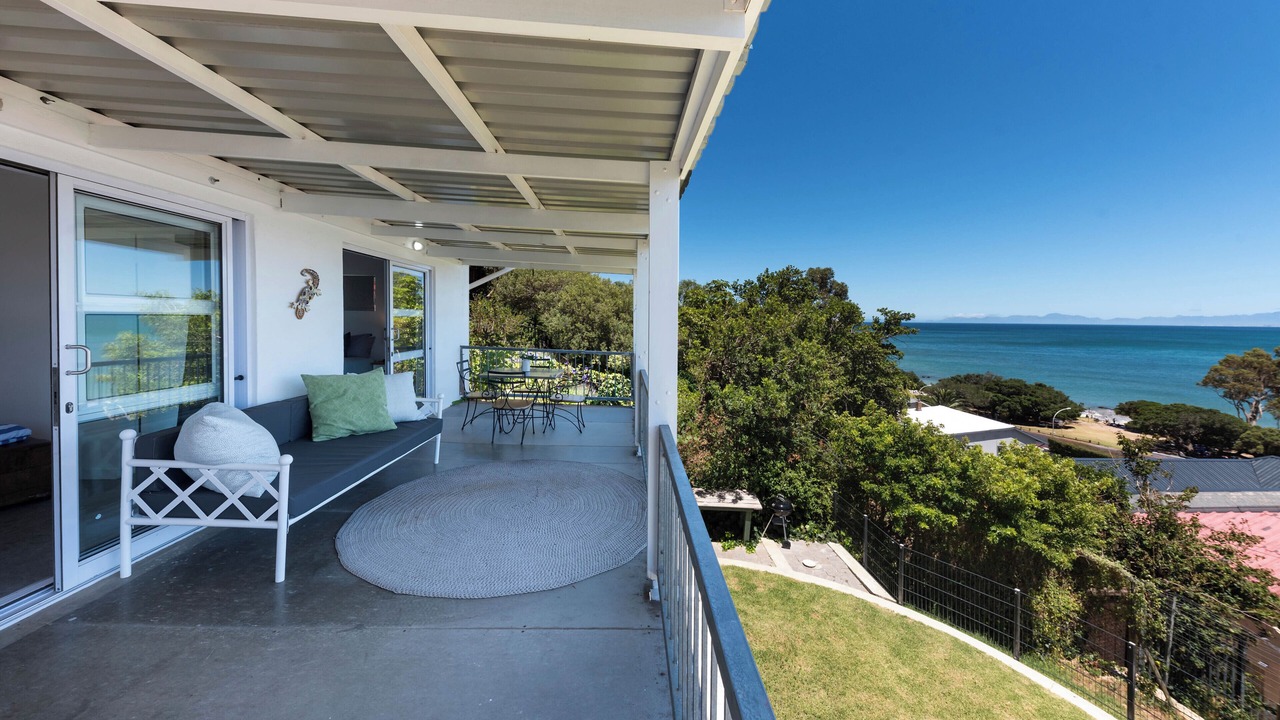 Photo of Patio Balcony in Gordons Bay Central
