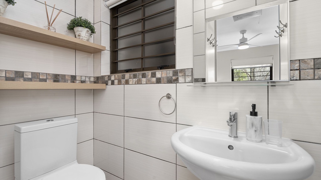 Photo of Bathroom in Strand