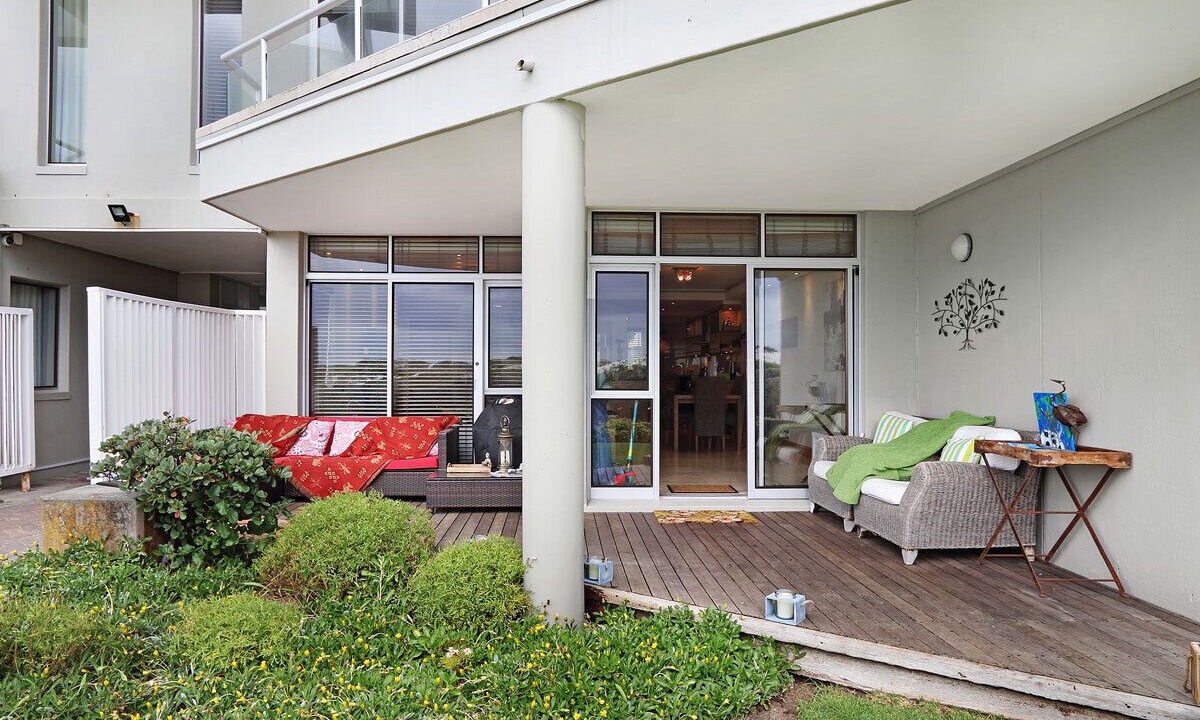 Photo of Patio Balcony in Bloubergstrand