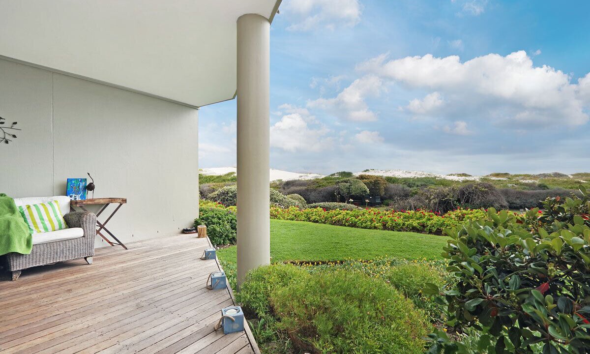 Photo of Patio Balcony in Bloubergstrand
