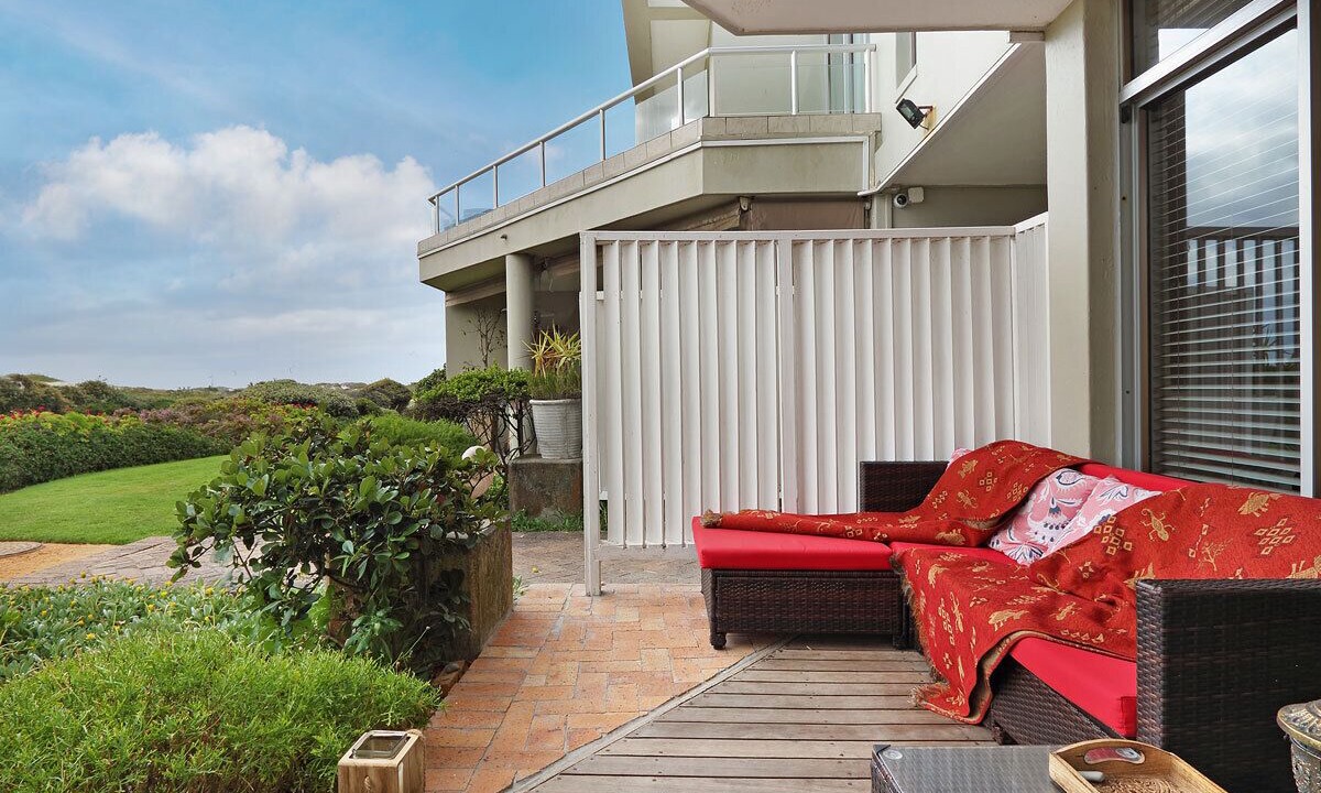 Photo of Patio Balcony in Bloubergstrand