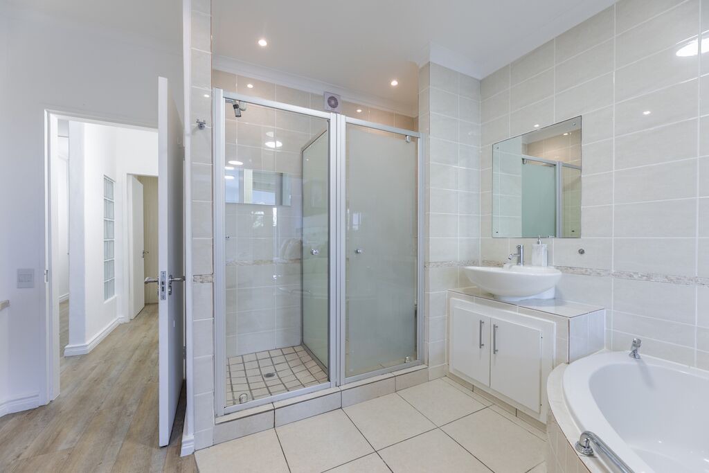 Photo of Bathroom in Bloubergstrand