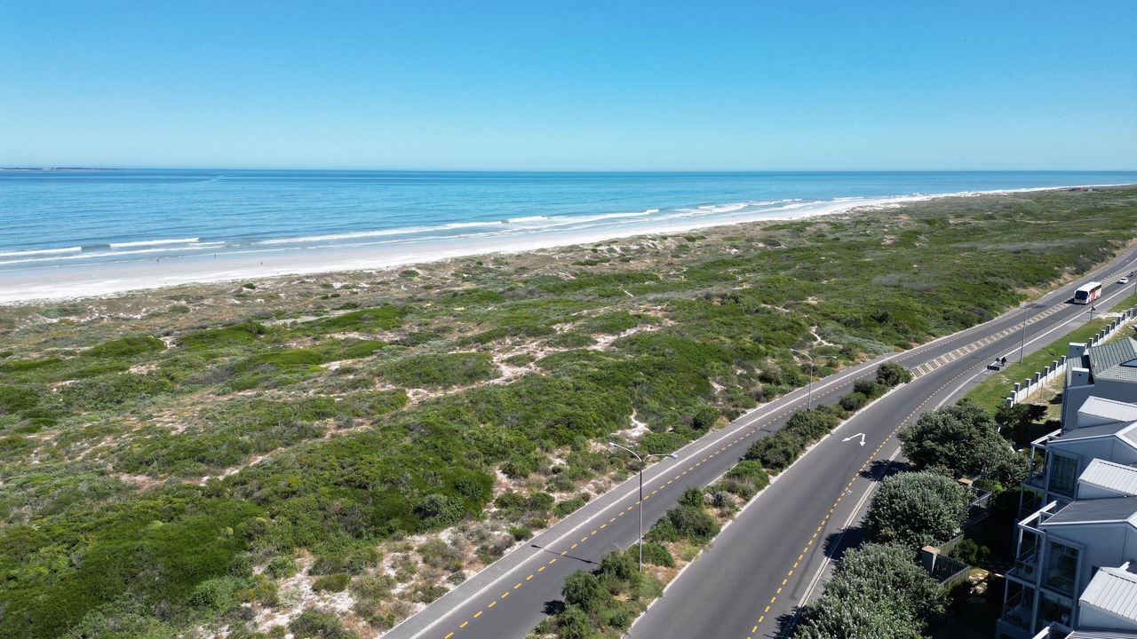 Photo of Others in Bloubergstrand
