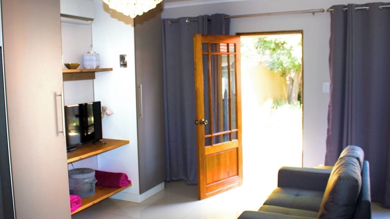 Photo of Livingroom in Alberton