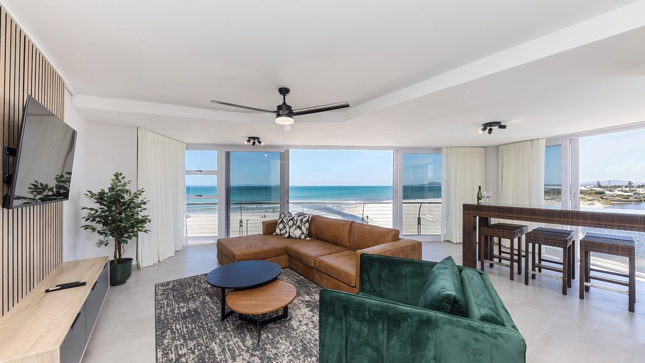 Photo of Livingroom in Lagoon Beach