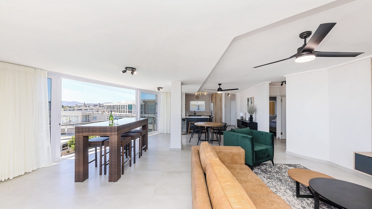 Photo of Livingroom in Lagoon Beach