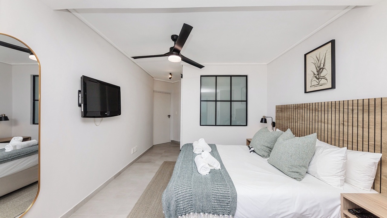 Photo of Bedroom in Lagoon Beach