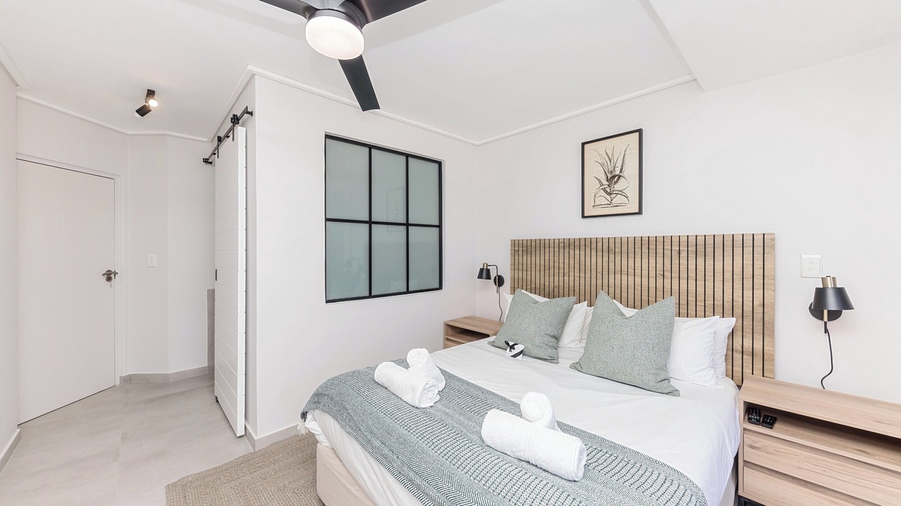 Photo of Bedroom in Lagoon Beach