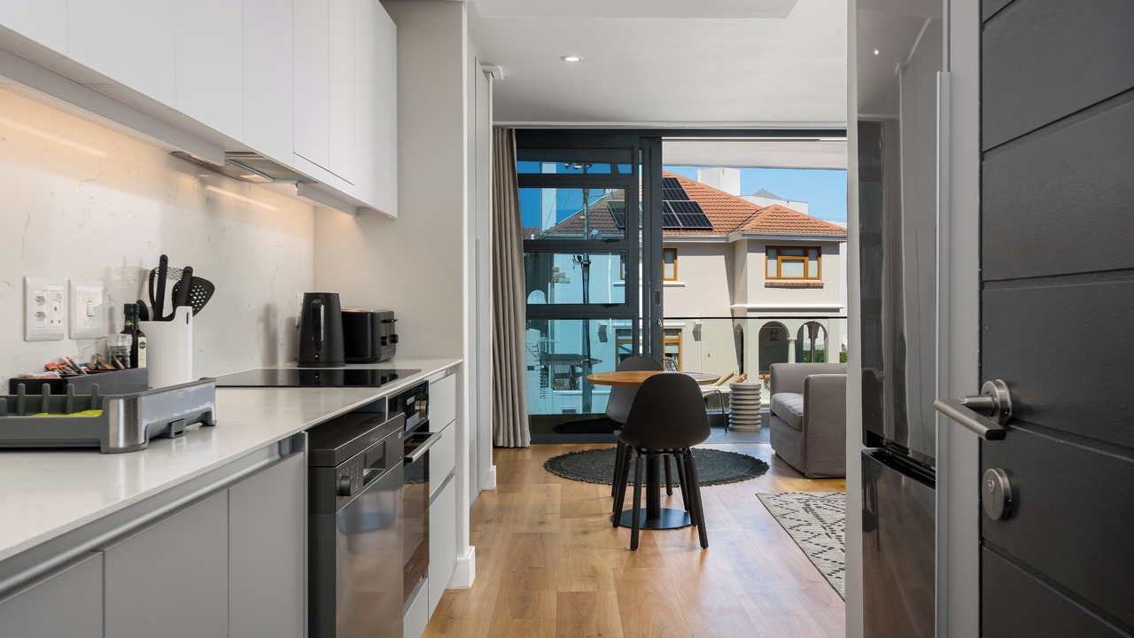 Photo of Kitchen in Sea Point Promenade