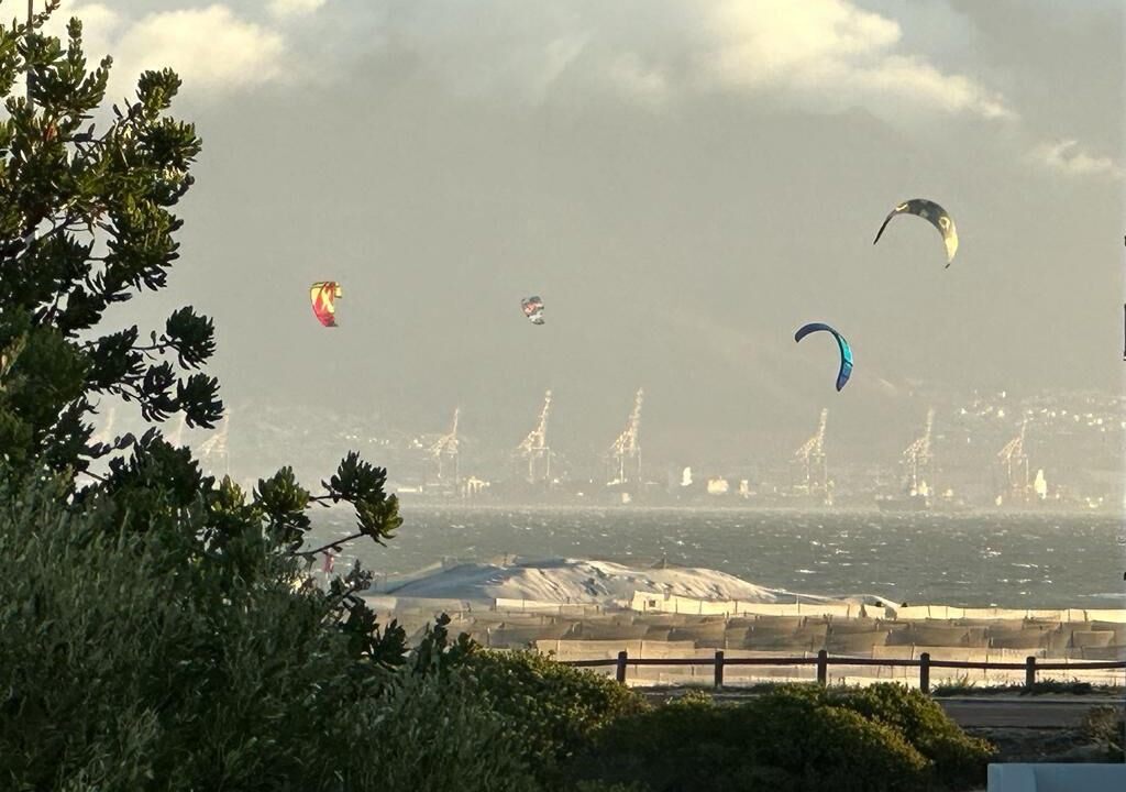 Photo of Others in Bloubergstrand