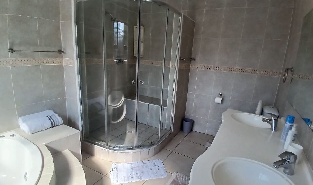 Photo of Bathroom in Greater Johannesburg Metropolitan Area