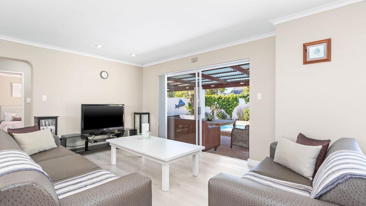 Photo of Livingroom in Blouberg Rise