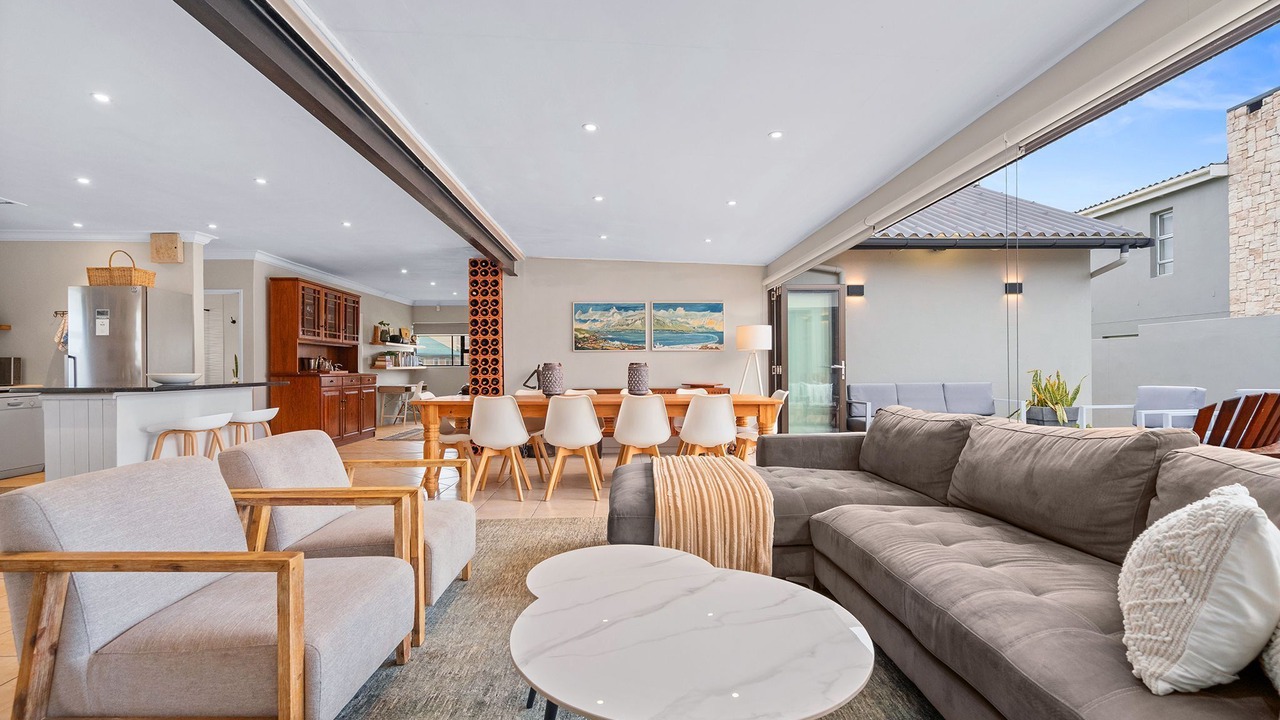 Photo of Livingroom in Betty's Bay