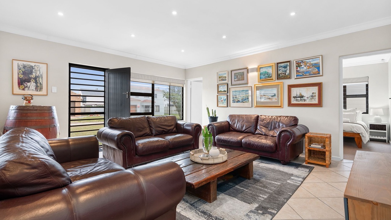 Photo of Livingroom in Betty's Bay